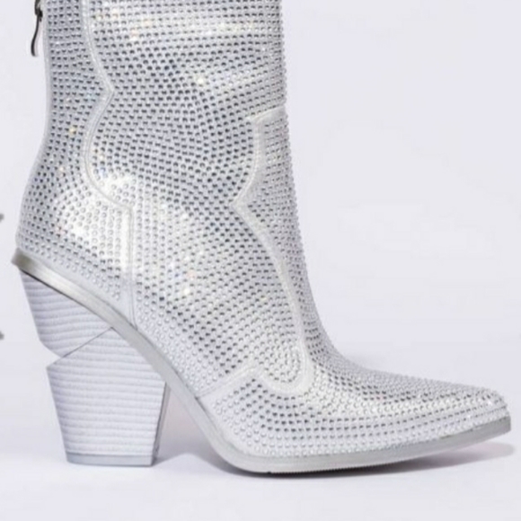 NIB Silver Rhinestone Boots - Picture 4 of 5
